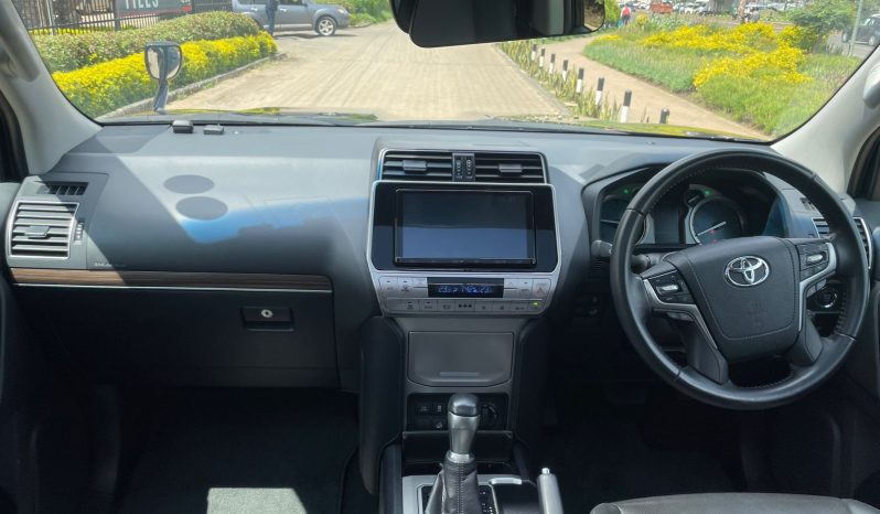 
								Toyota Land Cruiser Prado TXL full									