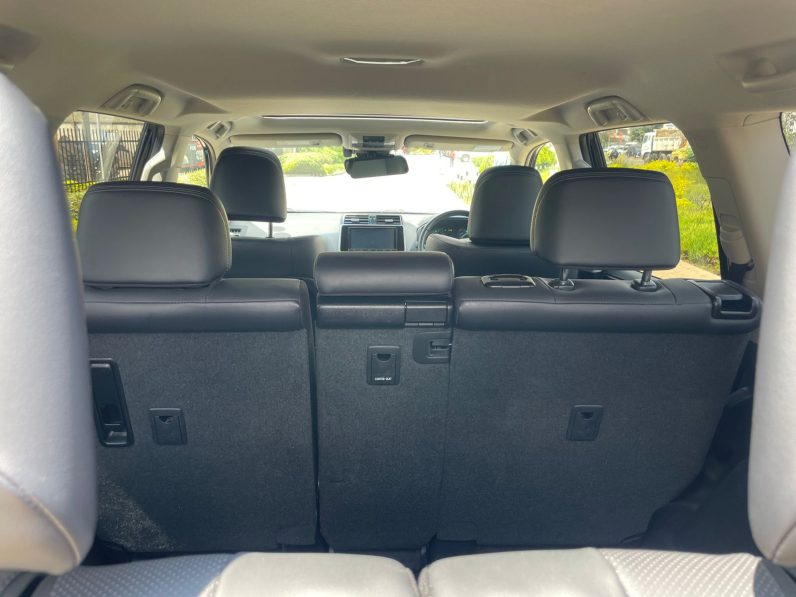 
								Toyota Land Cruiser Prado TXL full									
