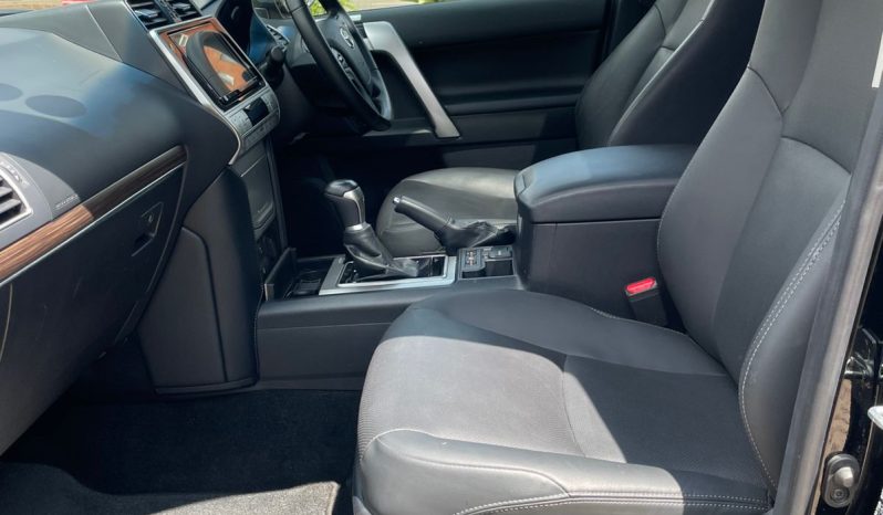 
								Toyota Land Cruiser Prado TXL full									