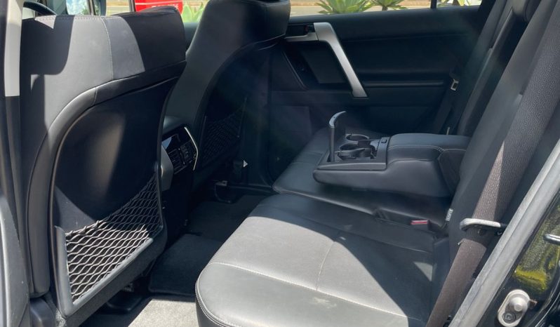 
								Toyota Land Cruiser Prado TXL full									