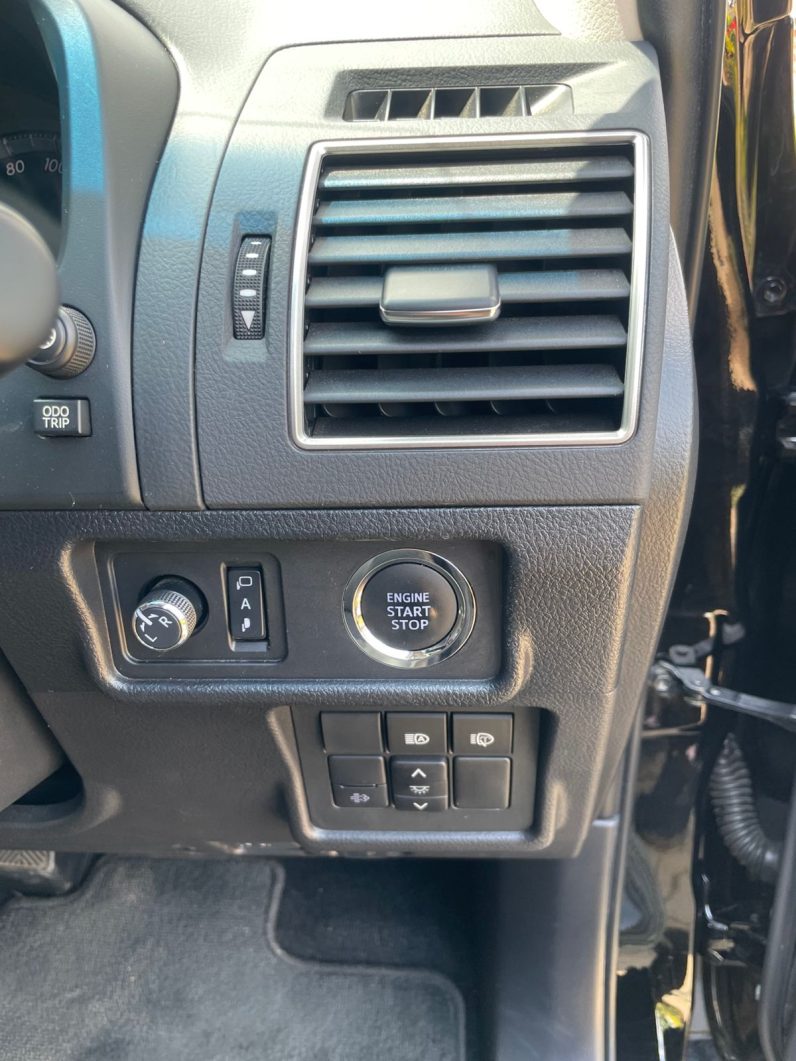 
								Toyota Land Cruiser Prado TXL full									