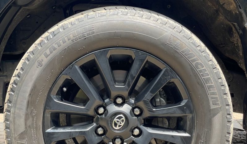 
								Toyota Land Cruiser Prado TXL full									