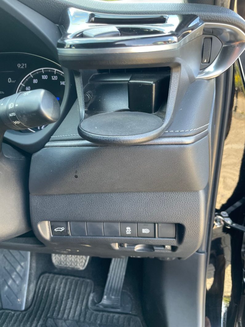 
								Toyota Harrier full									