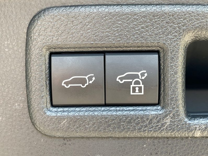 
								Toyota Harrier full									