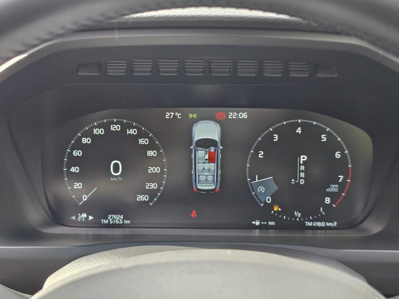 
								Volvo XC90 T5 full									