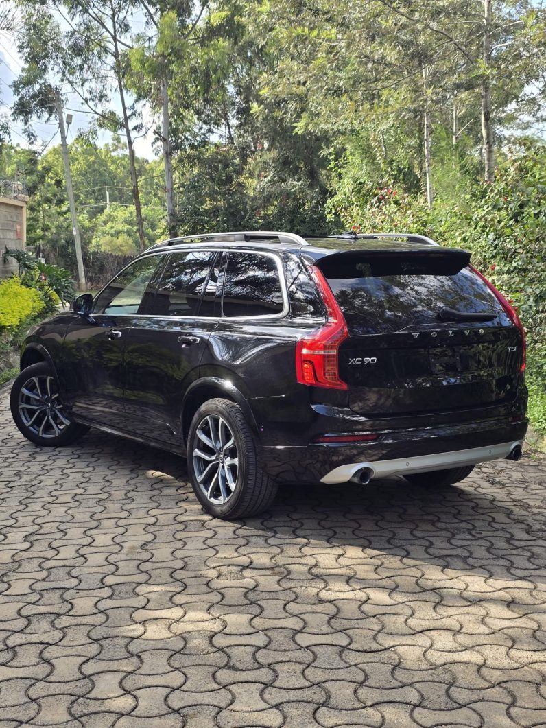 
								Volvo XC90 T5 full									