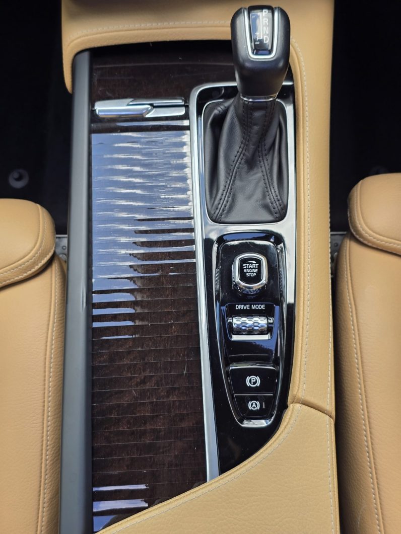 
								Volvo XC90 T5 full									