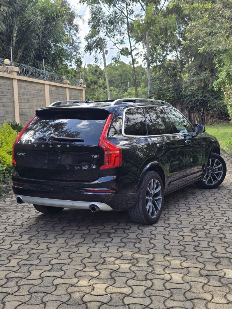 
								Volvo XC90 T5 full									