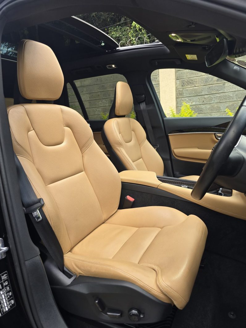 
								Volvo XC90 T5 full									