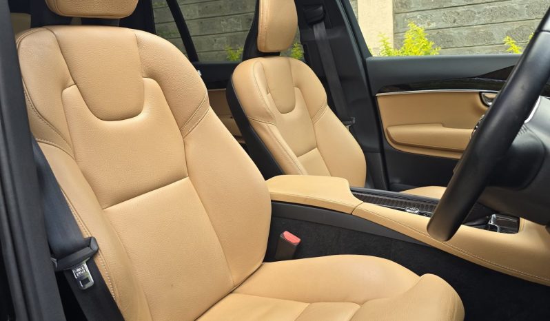 
								Volvo XC90 T5 full									