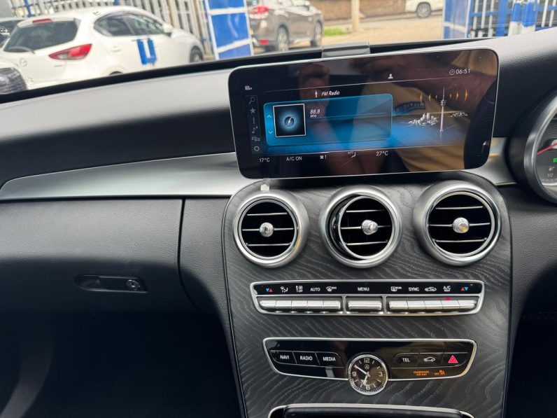 
								Mercedes-Benz C200 full									