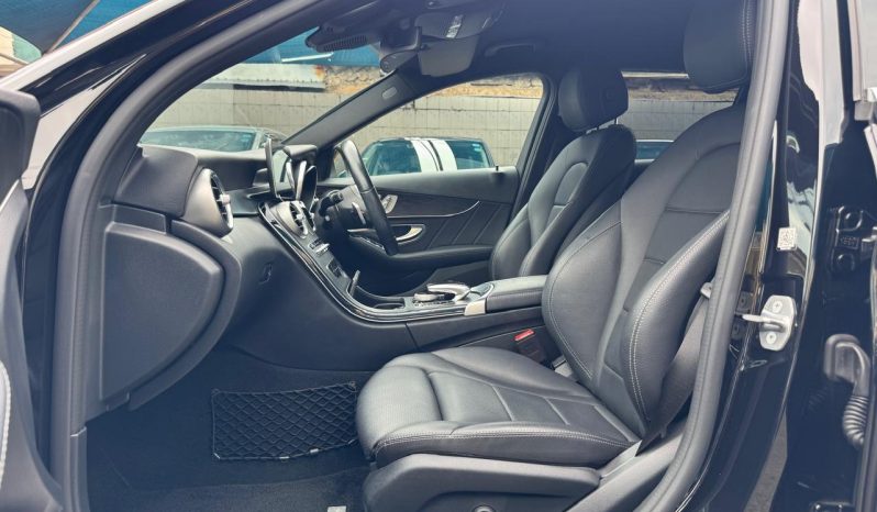 
								Mercedes-Benz C200 full									