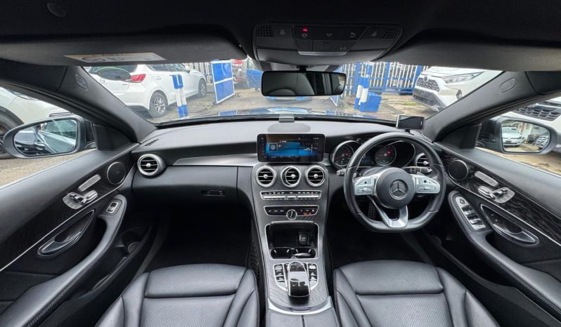 
								Mercedes-Benz C200 full									