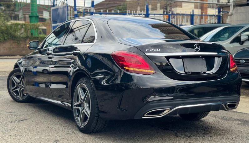 
								Mercedes-Benz C200 full									