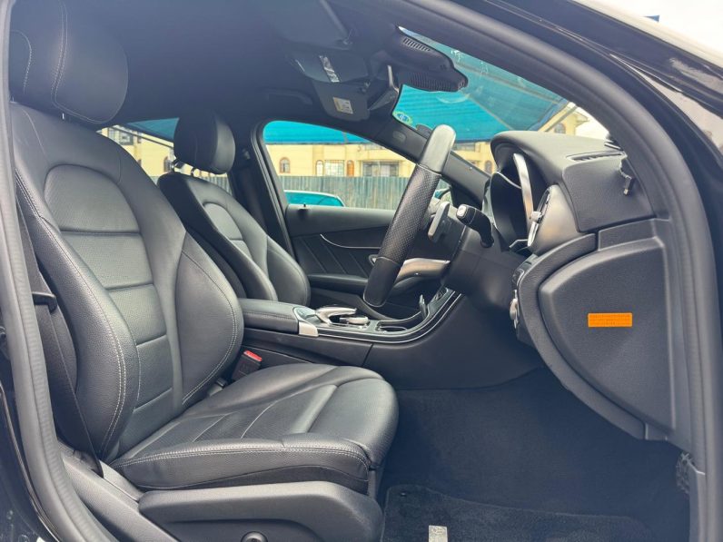 
								Mercedes-Benz C200 full									
