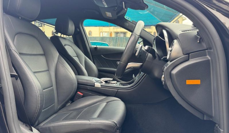 
								Mercedes-Benz C200 full									