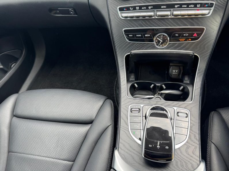 
								Mercedes-Benz C200 full									