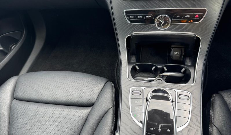 
								Mercedes-Benz C200 full									