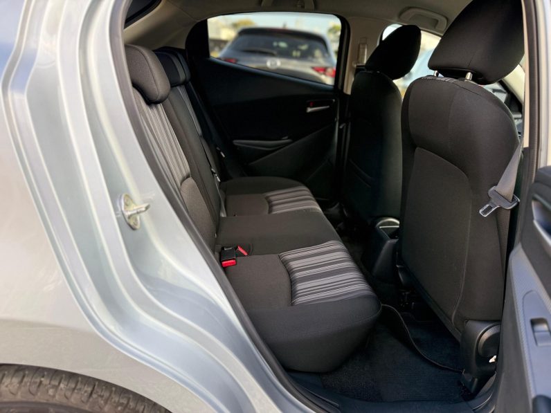 
								Mazda 2 full									