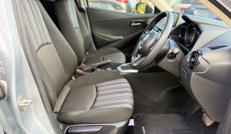 
								Mazda 2 full									