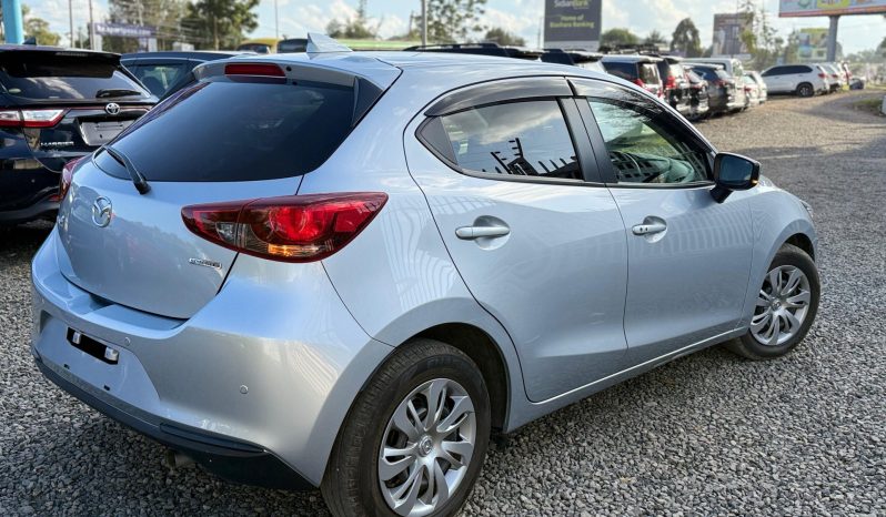 
								Mazda 2 full									