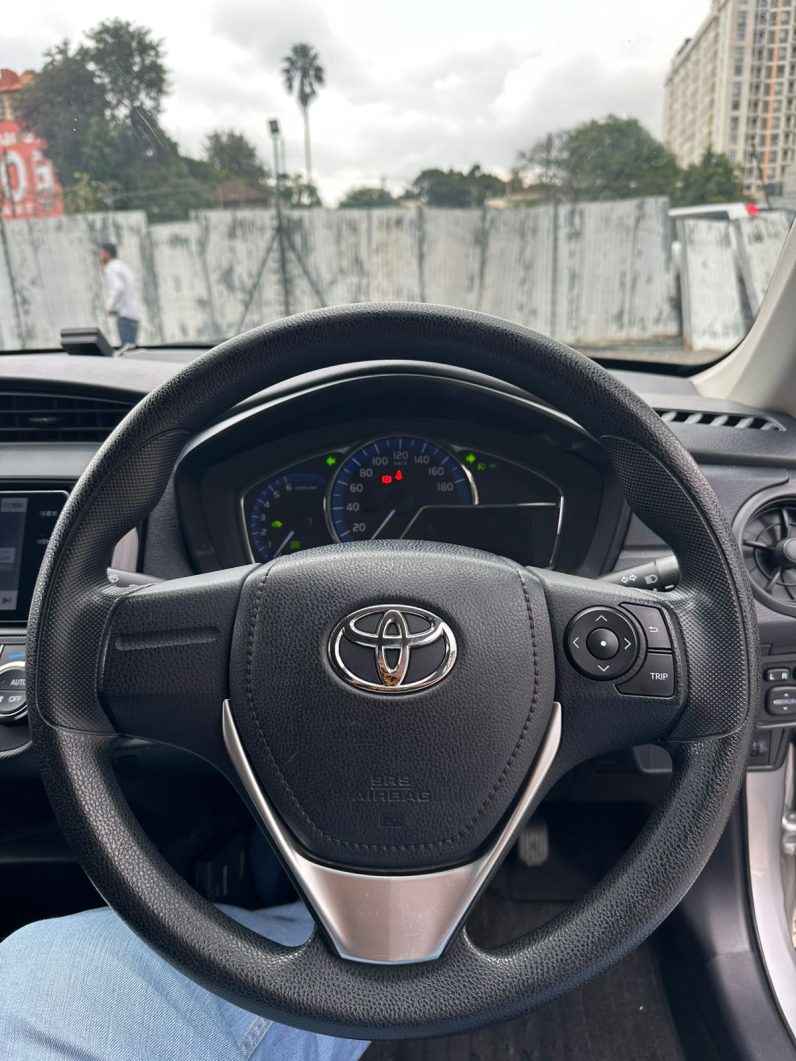 
								Toyota Axio full									