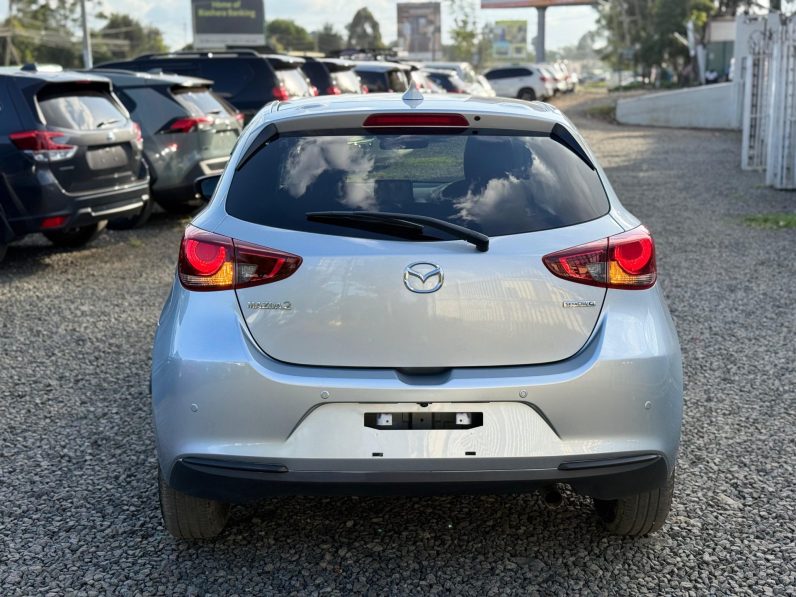 
								Mazda 2 full									