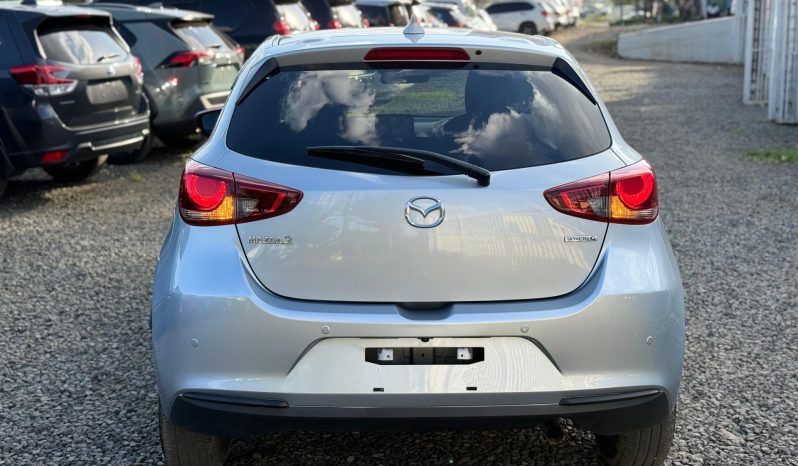 
								Mazda 2 full									
