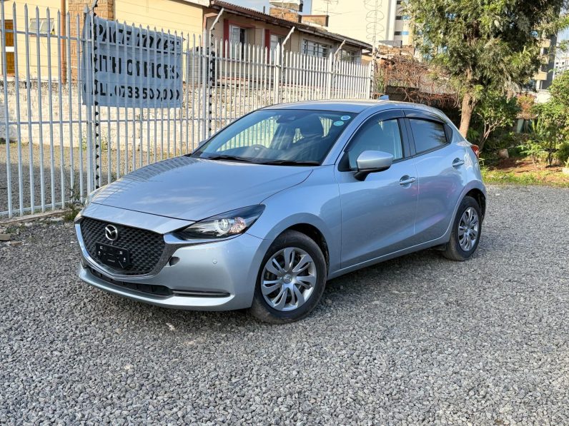 
								Mazda 2 full									