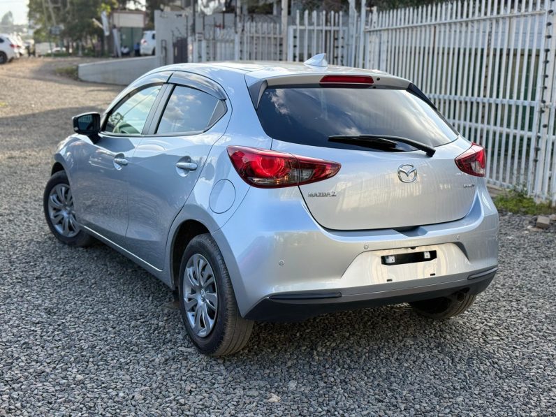 
								Mazda 2 full									