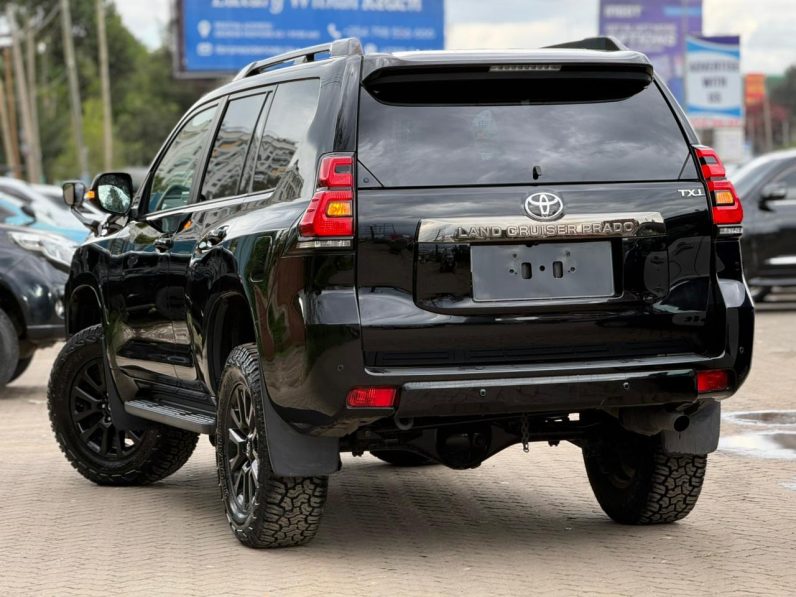 
								Toyota land cruiser prado TX full									