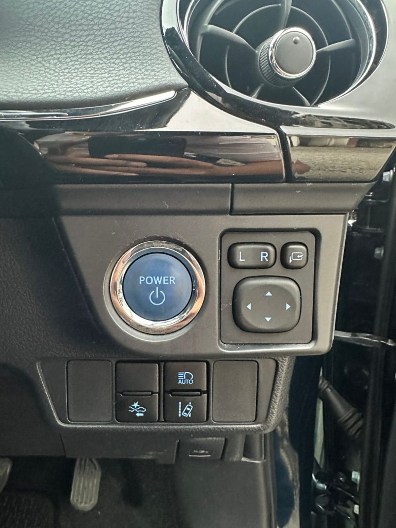 
								Toyota Fielder WXB full									
