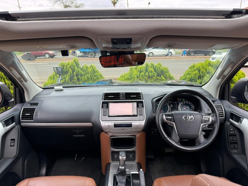 
								Toyota land cruiser prado TX full									
