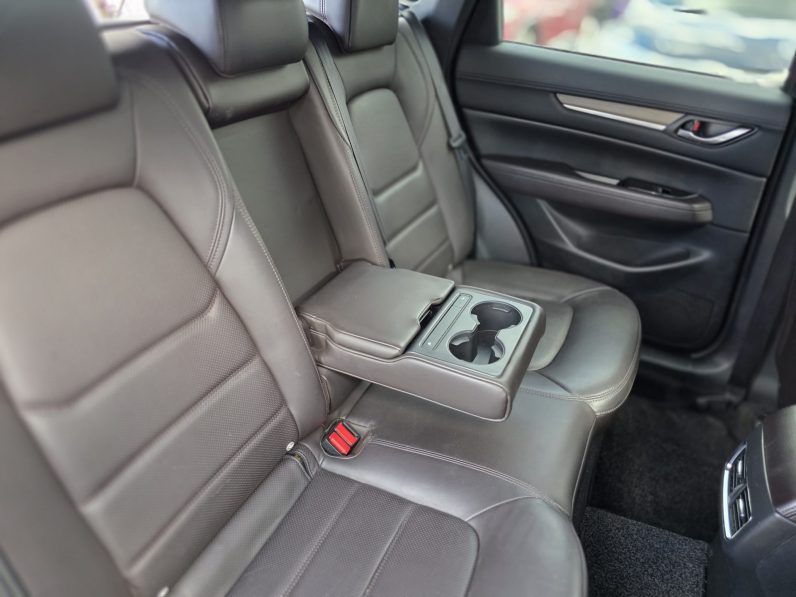 
								Mazda CX-5 full									