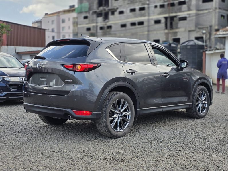 
								Mazda CX-5 full									