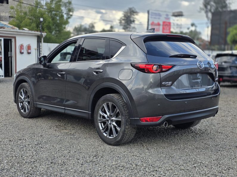 
								Mazda CX-5 full									