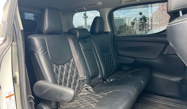 
								Toyota Alphard full									