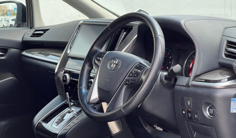 
								Toyota Alphard full									