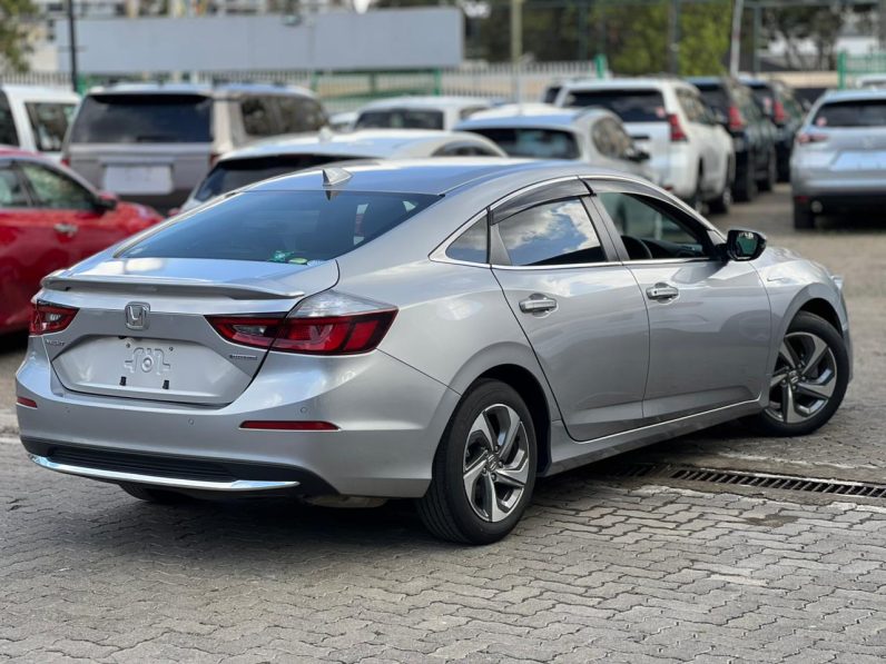 
								Honda Insight full									