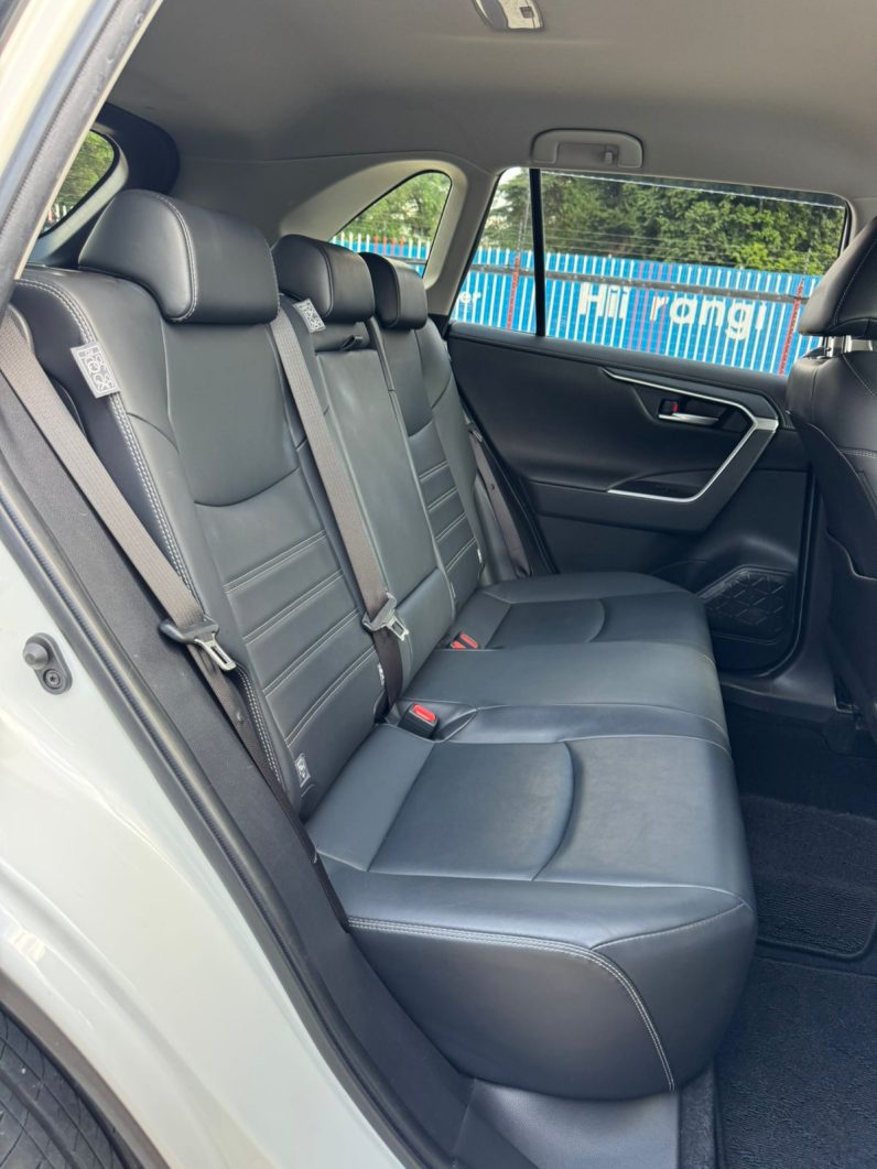 
								Toyota Rav4 full									