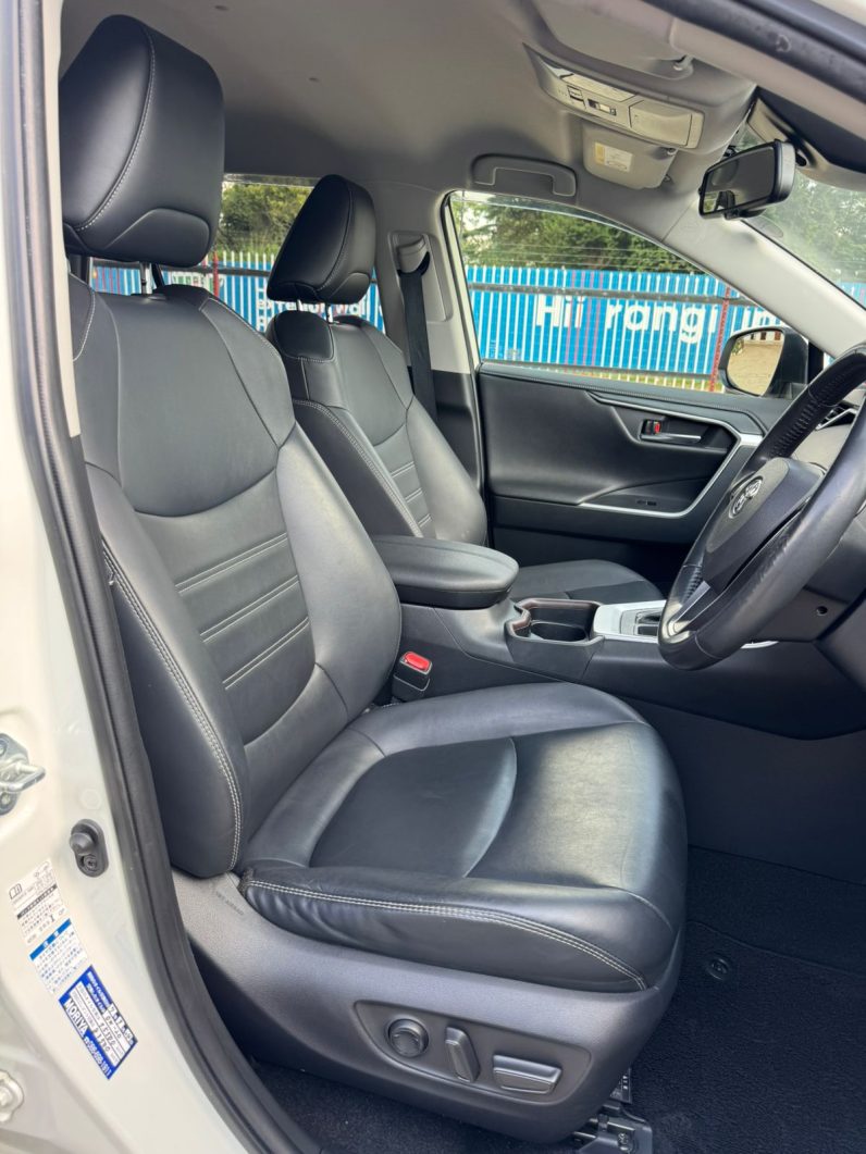 
								Toyota Rav4 full									