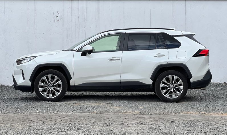 
								Toyota Rav4 full									