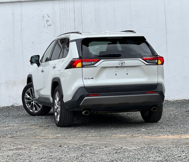 
								Toyota Rav4 full									