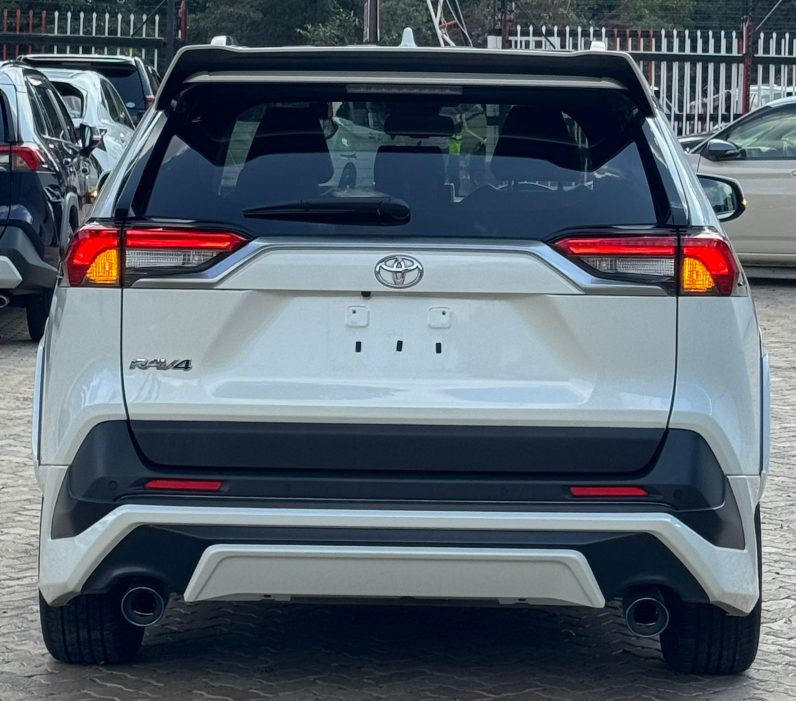 
								Toyota Rav4 full									