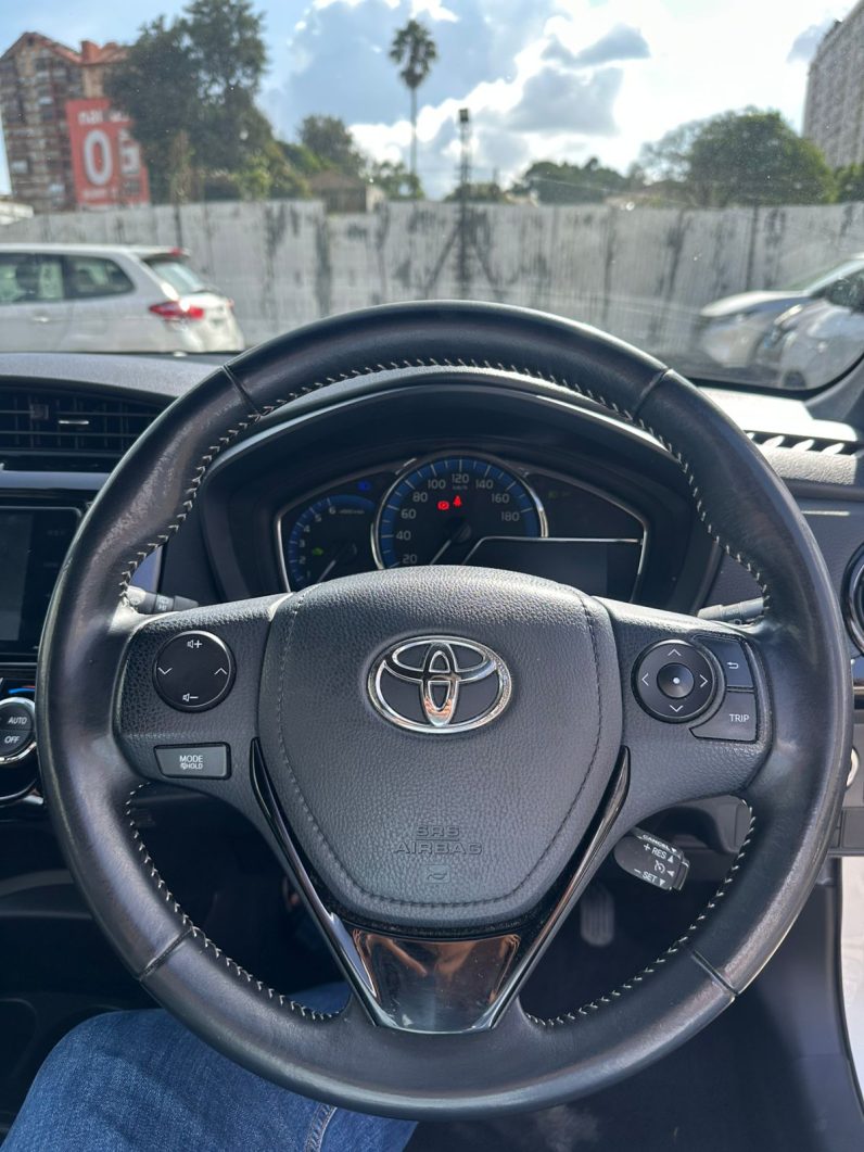 
								Toyota Axio full									
