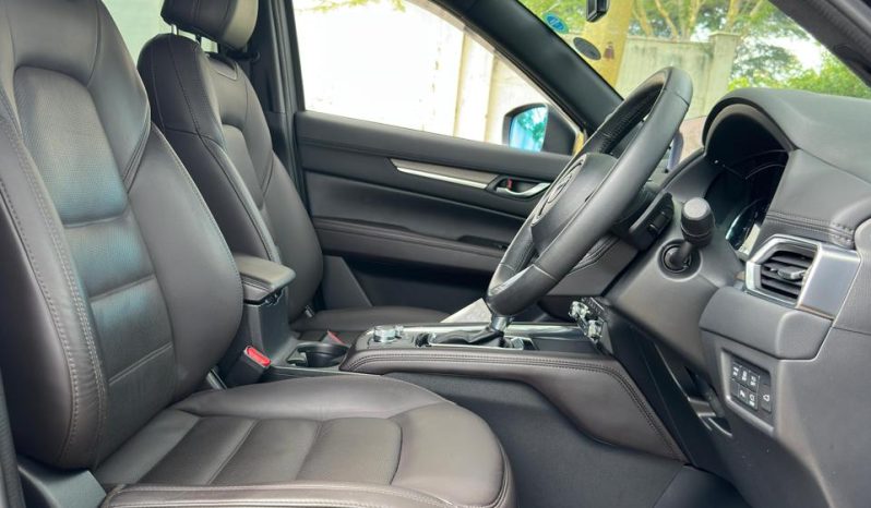 
								Mazda CX-5 full									