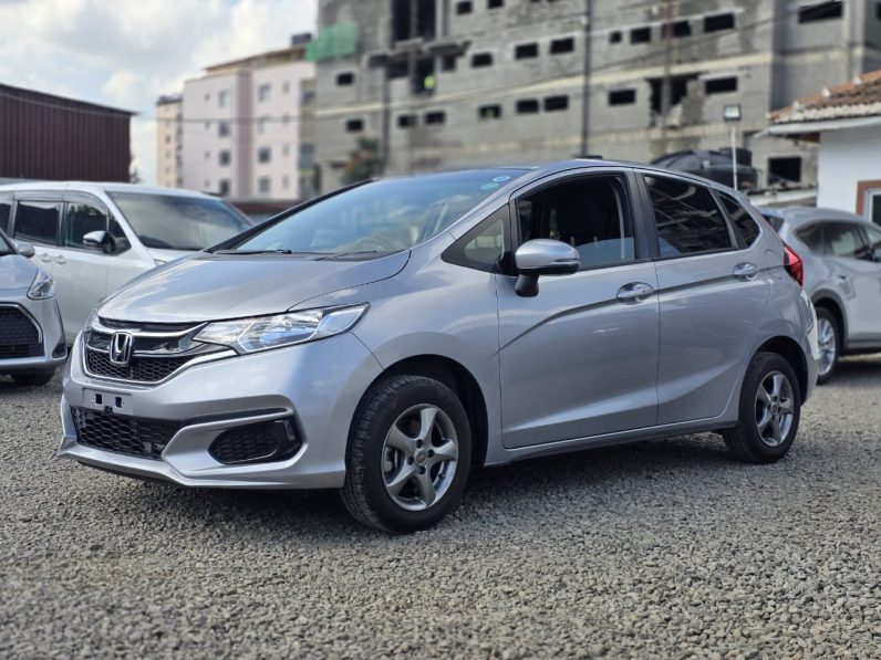 
								Honda Fit full									