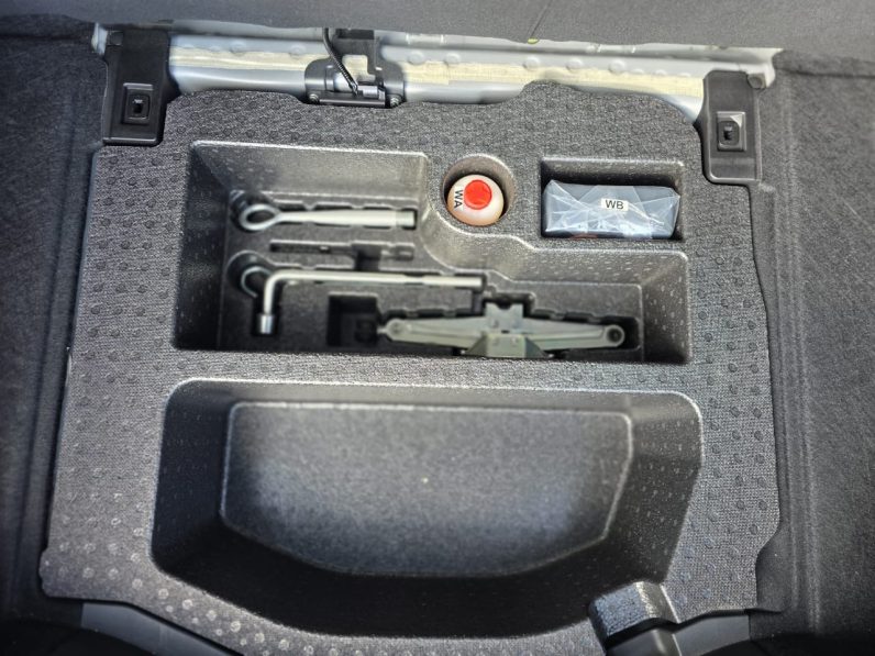 
								Honda Fit full									