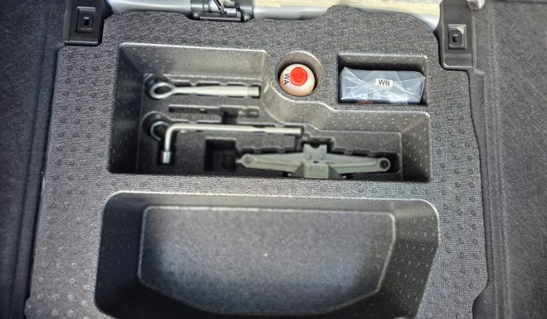 
								Honda Fit full									