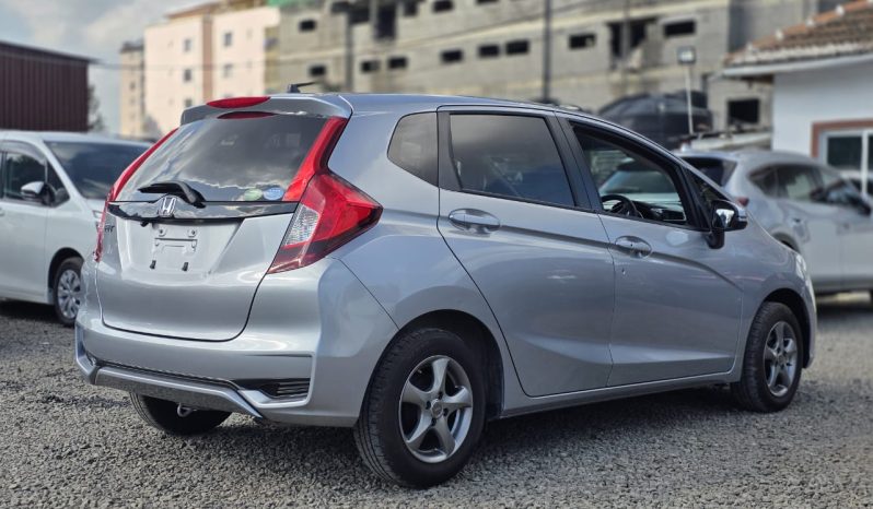 
								Honda Fit full									